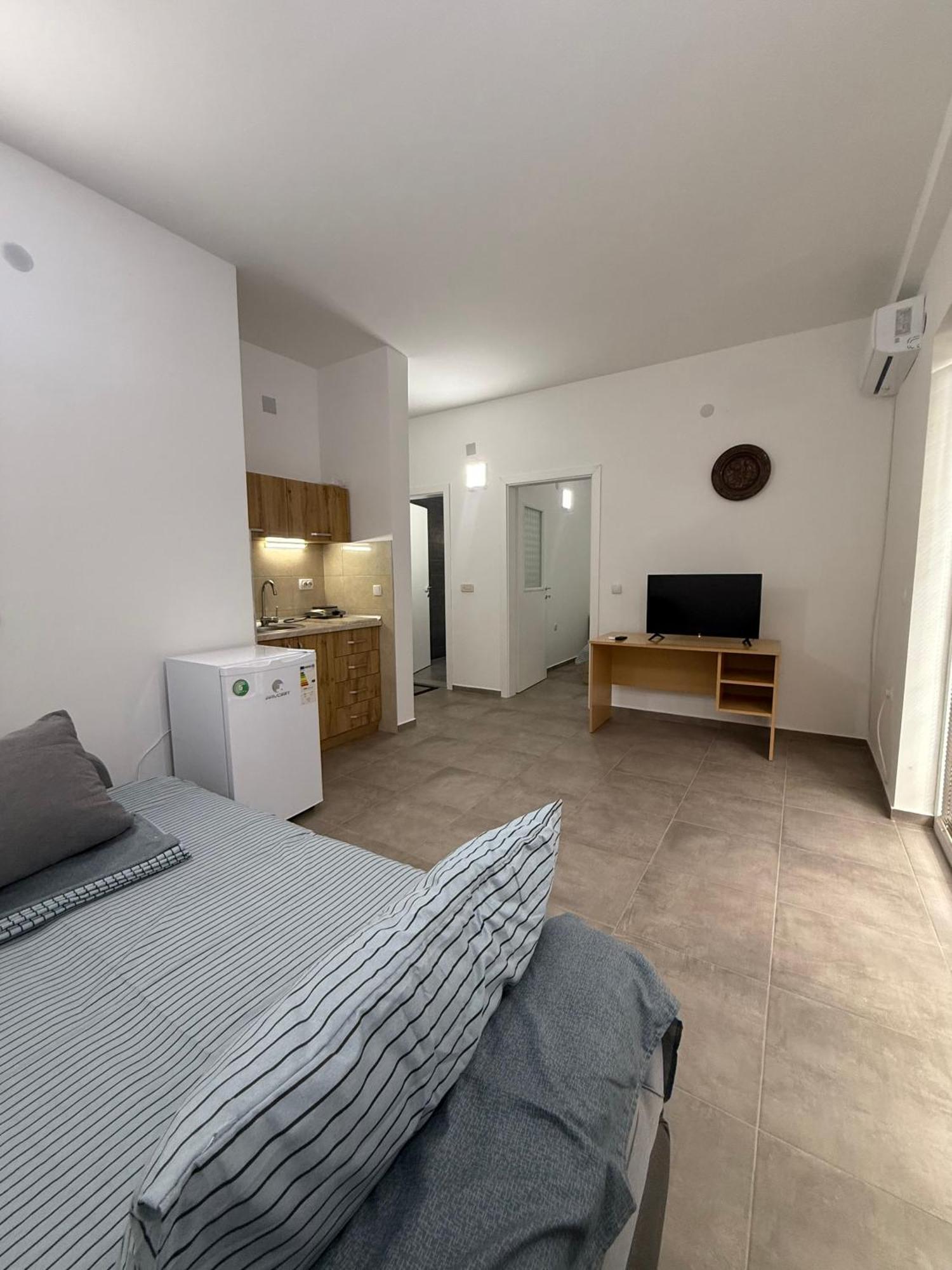 Restaurant & Apartments Lipa Пештани Экстерьер фото