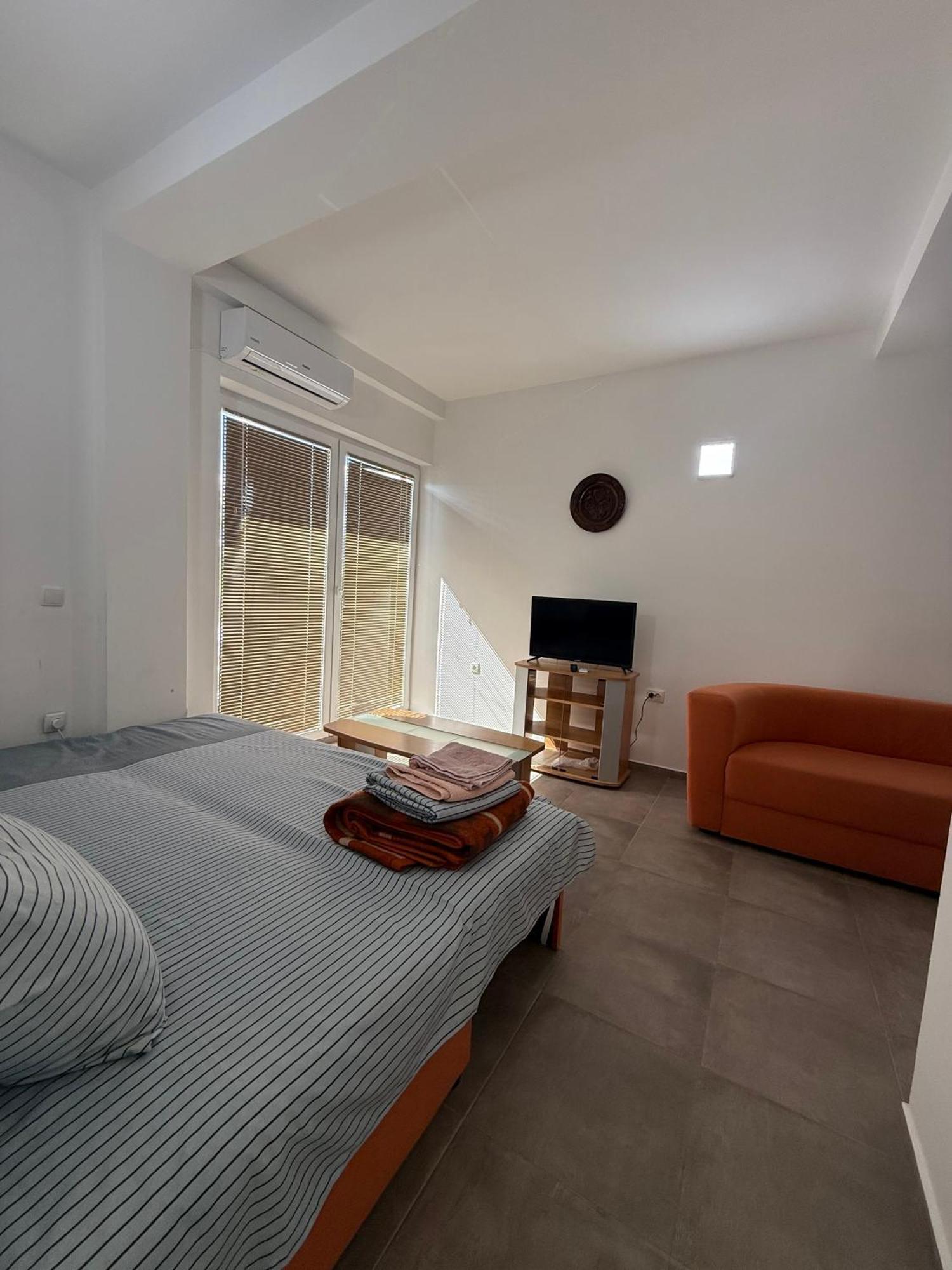 Restaurant & Apartments Lipa Пештани Экстерьер фото